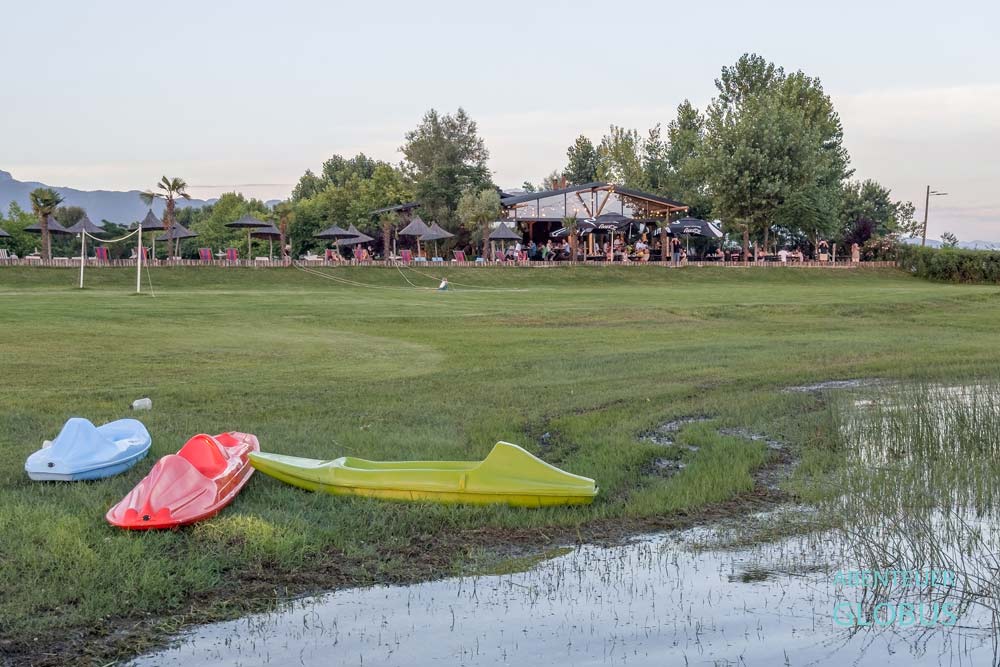 Shkodra, Albanien: Lake Shkodra Resort, Restaurant und Kanuverleih
