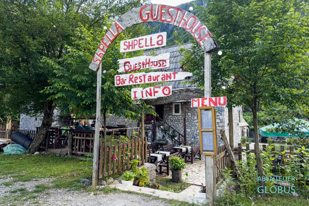 Theth: Shpella Guesthouse, Restaurant und Campingplatz 