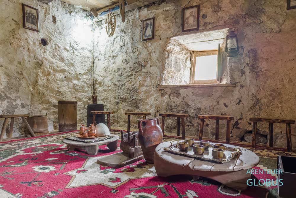 Highlight in Theth: Museum im Steinturm Kulla e Ngujimit, auch Kulla e Pajtimit oder Blutracheturm genannt