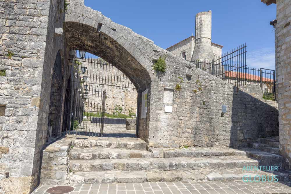 Highlight in Ulcinj: Altstadt Stari Grad mit Museum