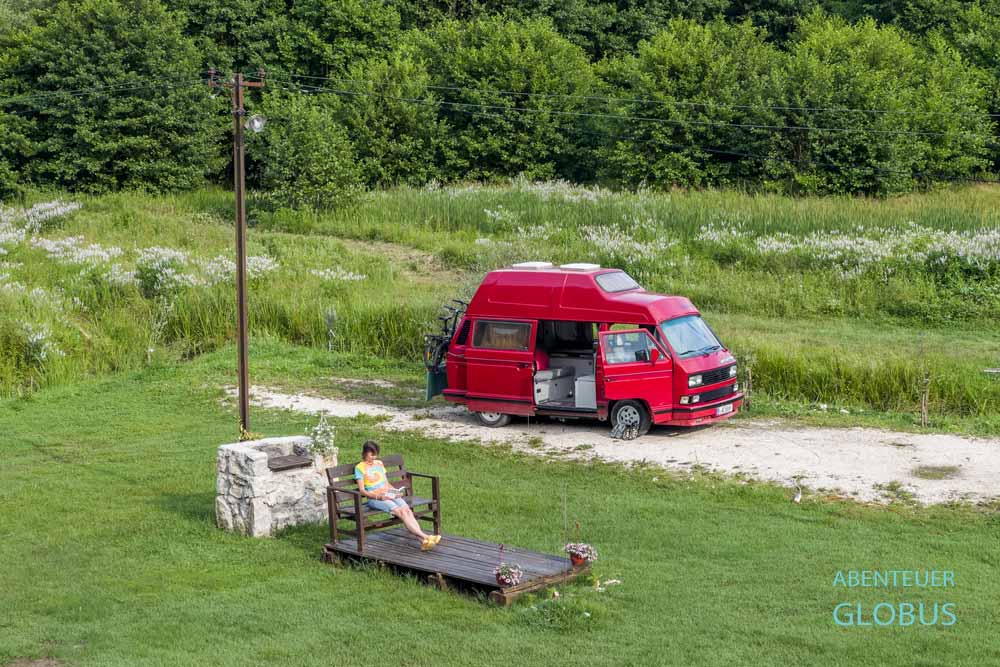 Campingplatz bei Virpazar: Unser Stellplatz im Camp Sunny Hills 