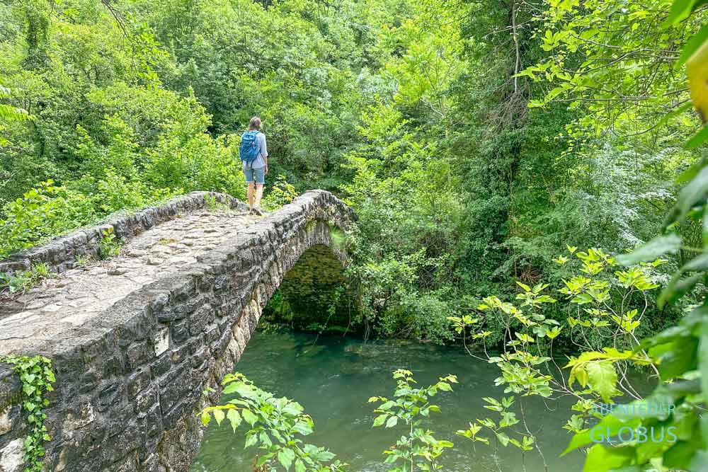Wanderungen bei Virpazar: Brücke Babin Most am Orahovstica Trail
