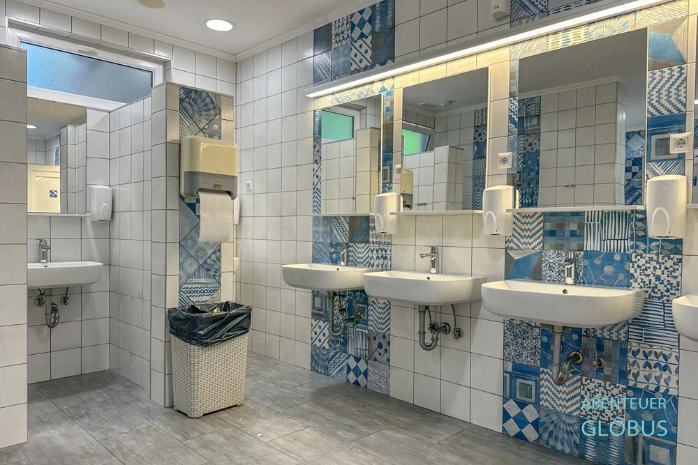 Halbinsel Peljesac: Waschräume auf dem Campingplatz Nevio in Orebic