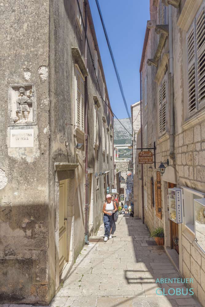Altstadtgasse zur St. Markus Kathedrale in Korcula