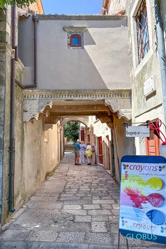 Korcula auf der Insel Korcula: Gasse in der Altstadt