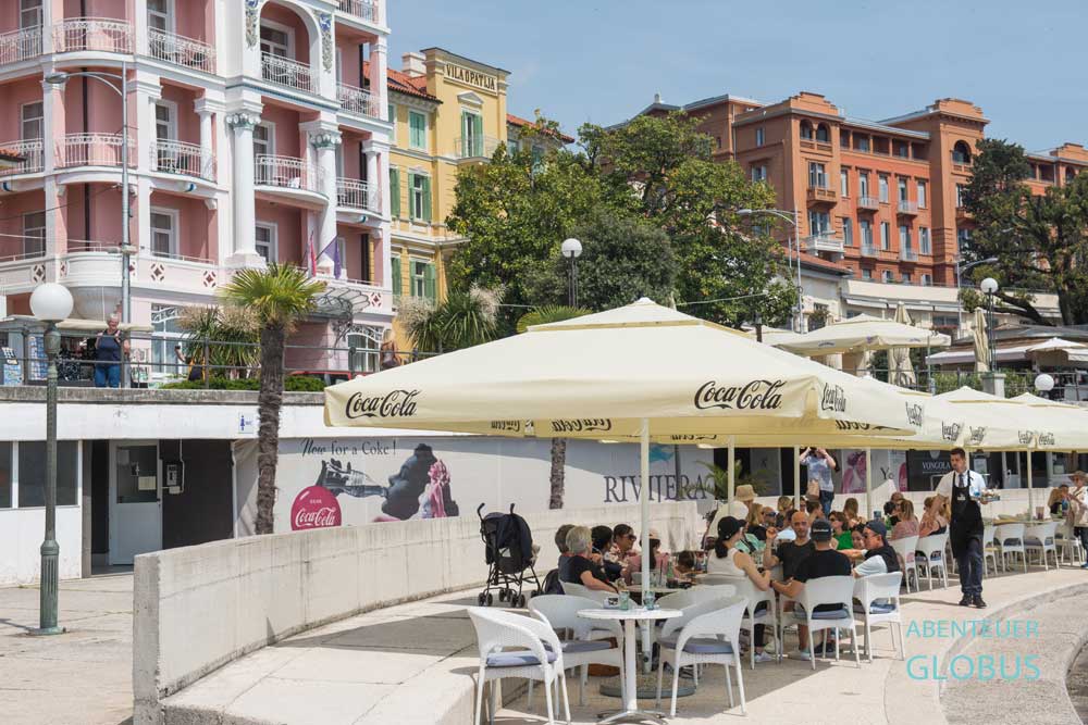 Opatija, Istrien: Restaurant & Bar Vongola am Strand Slatina