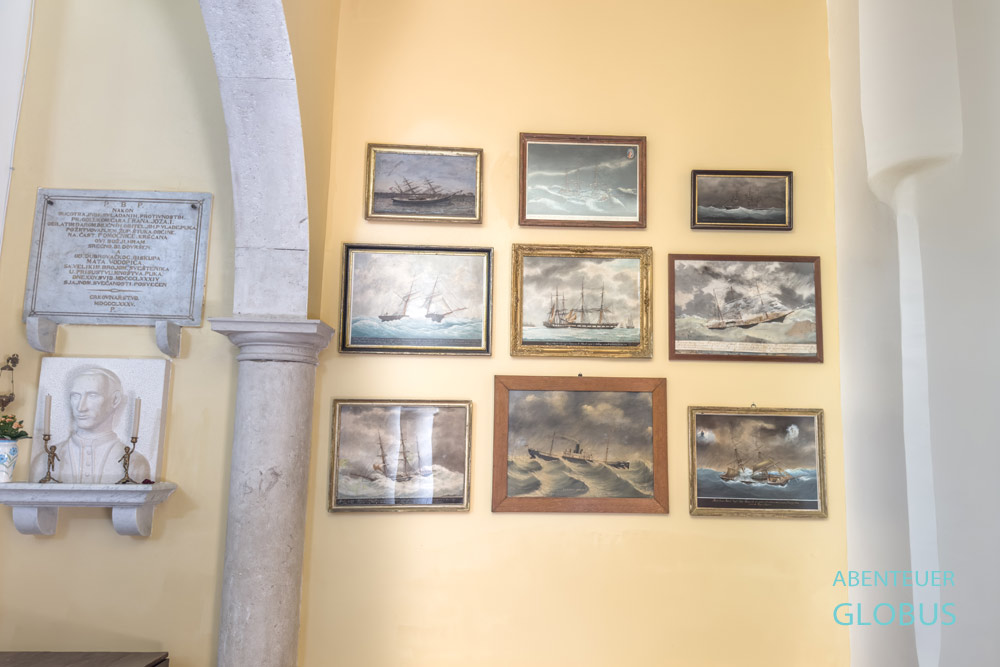 Kirche Maria Hilfe der Christen in Orebic: Seefahrtsbilder  