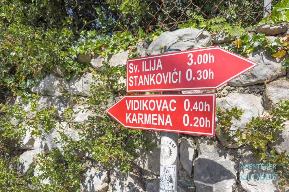 Aktivitäten in Orebic: Hinweisschild 