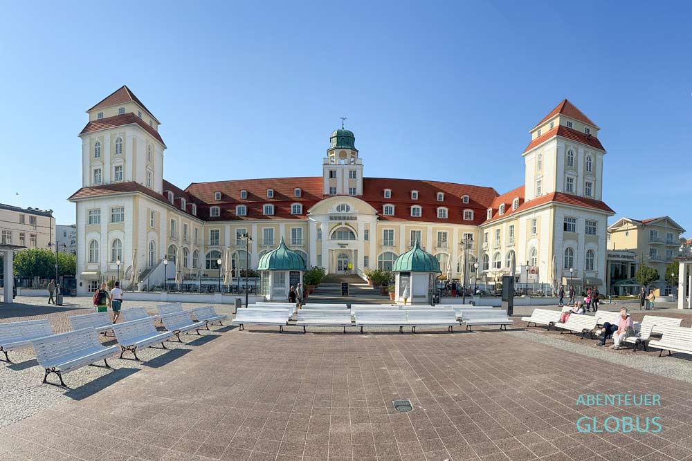 Insel Rügen, Binz: Kurhaus am Kurplatz und Strandpromenade
