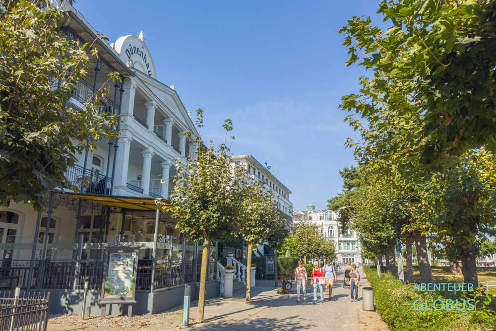 Promenade mit Villen der Bäderarchitektur in Binz