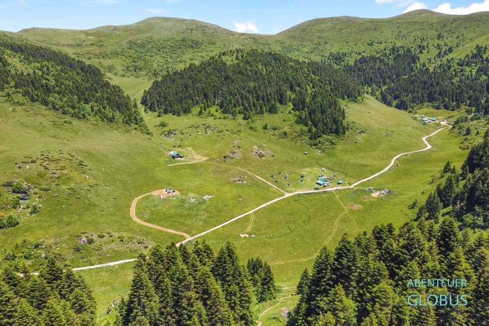 Camp Janketic, auch Kamp Janketica, im Bergdorf Dolovi Lalevica, im Nationalpark Biogradsk Gora