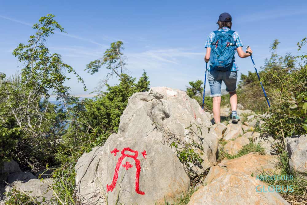 Starigrad-Paklenica: Wanderung zu den Mirila, Totenraststeine im Velebit-Gebirge, Wegmarkierung