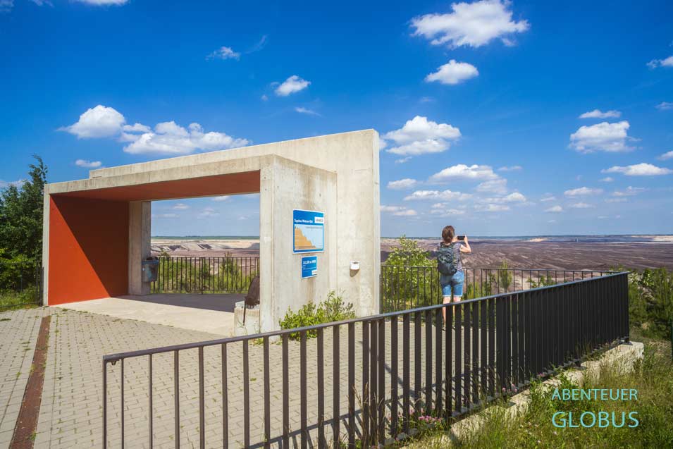 Aktiver Tagebau Welzow-Süd mit Aussichtspunkt „Welzower Fenster“ im Lausitzer Seenland