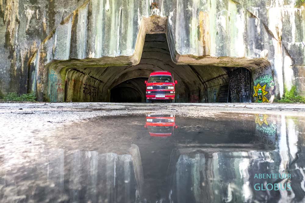 Fliegerstollen der Air Base Zeljava, ehemals größte Flugzeugkaverne Europas, nahe Nationalpark Plitvicer Seen