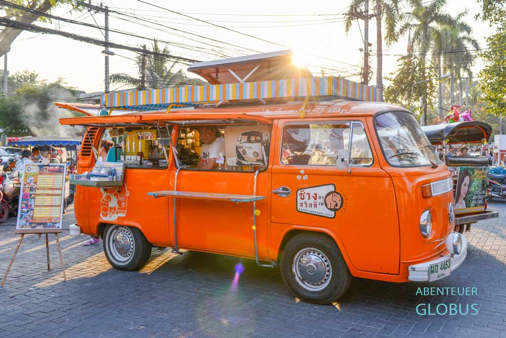 Sunday Walking Street: VW T2 als Cafébar
