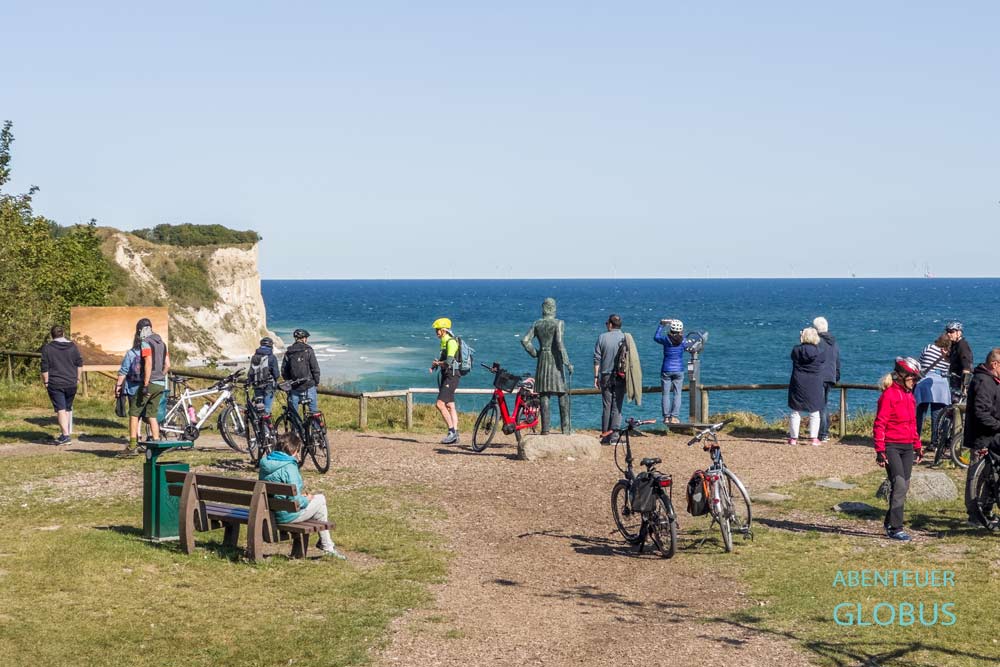 Zwischen Fischerdorf Vitt und Kap Arkona auf Rügen: Aussichtspunkt Kap Arkona am Hochuferweg