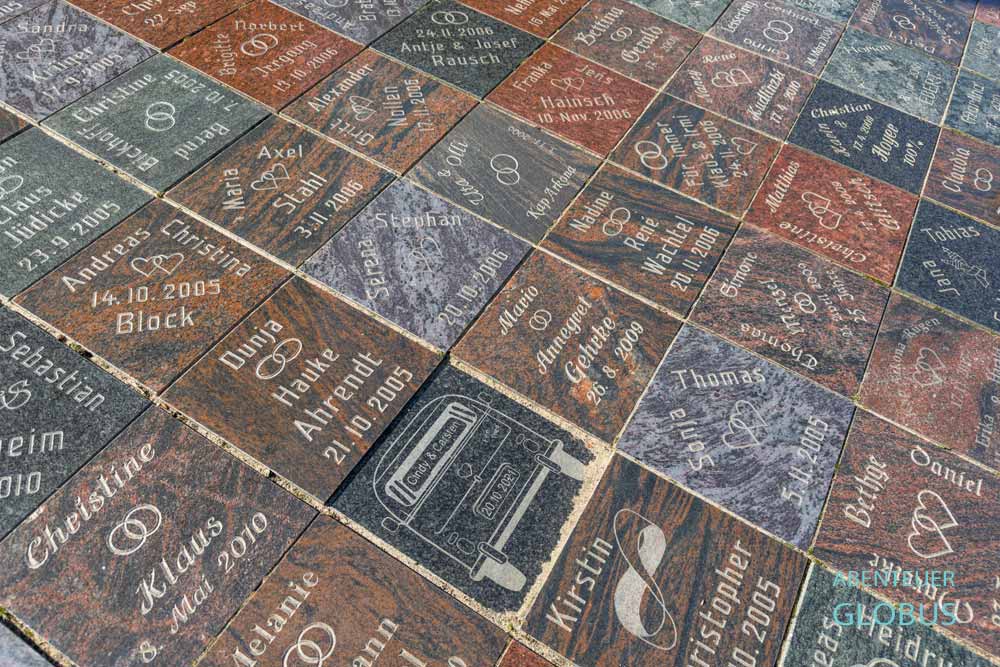 Rügen, Kap Arkona: Marmorplatten von Hochzeiten im Schinkelturm