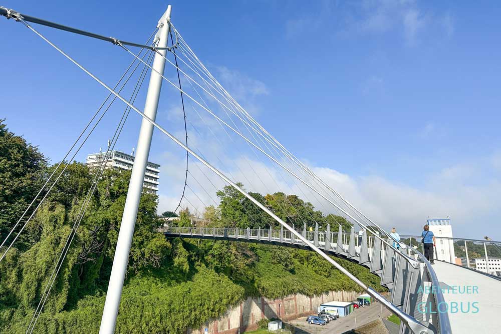 Hängebrücke vom Rügenplatz zum Hafen