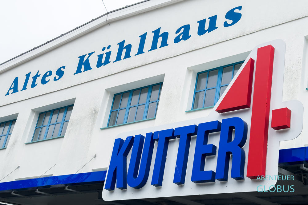 Stadthafen in Sassnitz: Altes Kühlhaus mit Fischimbiss Kutter 4