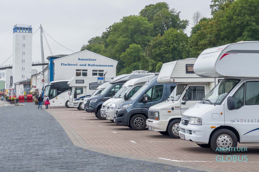 Insel Rügen, Sassnitz: Wohnmobilstellplatz im Stadthafen 