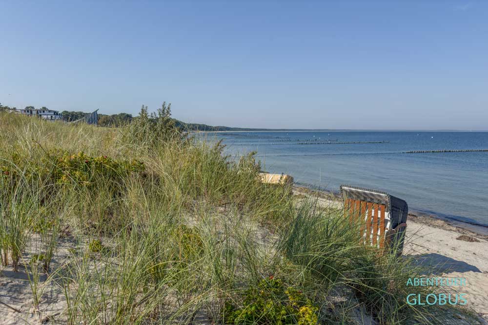 Zwischen Glowe und Juliusruh an der Bucht Tromper Wiek erstreckt sicht der längste Sandstrand der Insel Rügen. 