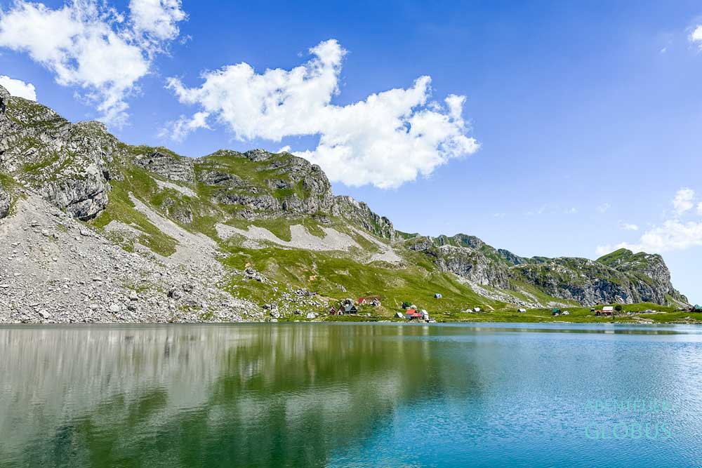 Bergkulisse am Kapitänssee (Kapetanovo Jezero) in 1.678 Meter Höhe