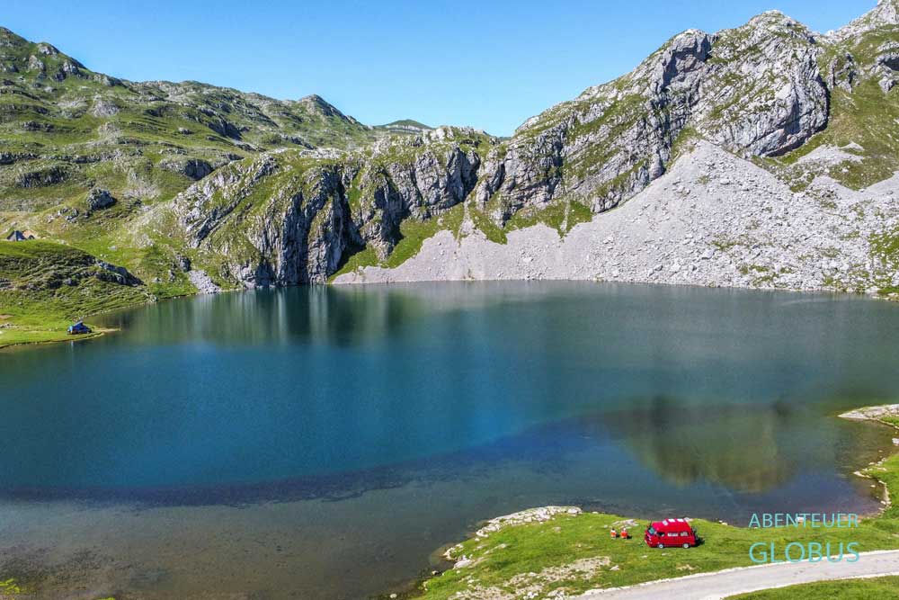 Kapetanovo Jezero mit unseren VW T3 Bulli