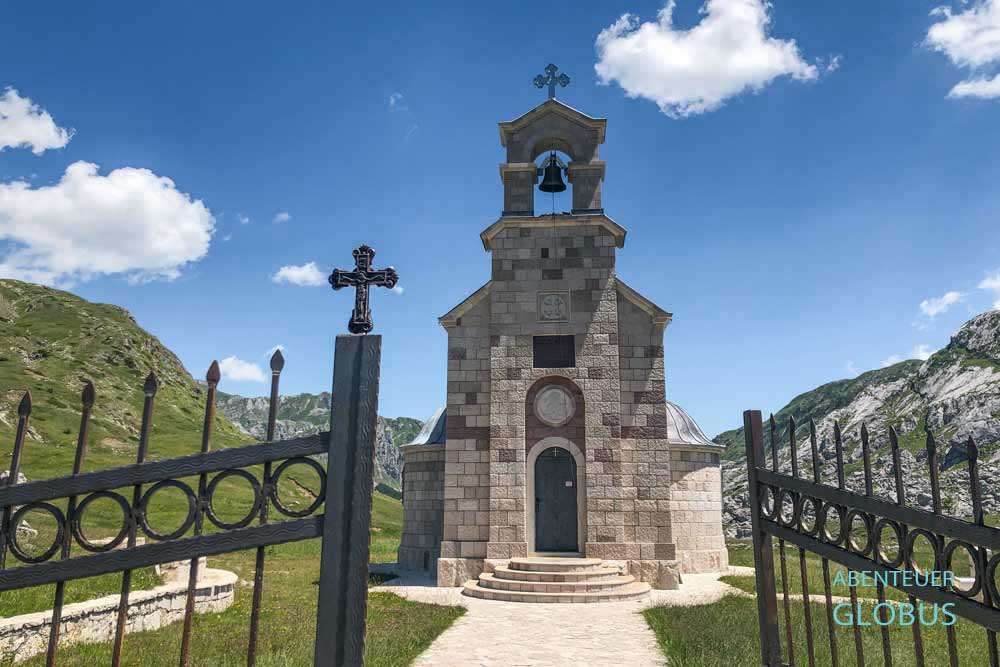 Anreise zum See Kapetanovo Jezero: Sehenswürdigkeit: Crkva Svetog Ilije, zu Deutsch Kirche des Heiligen Elias