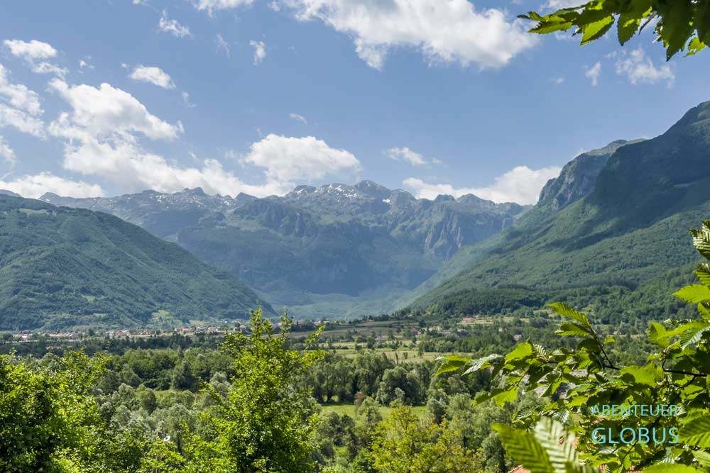 Im Tal von Gusinje: Blick zum Nationalpark Prokletije