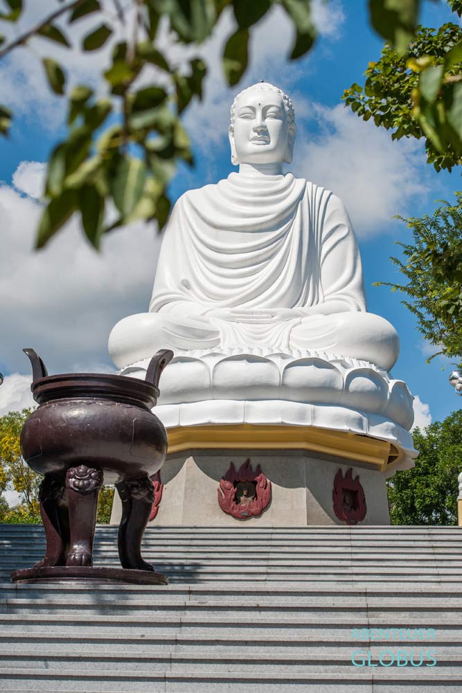 Nha Trang: Buddha in der Long Son Pagode