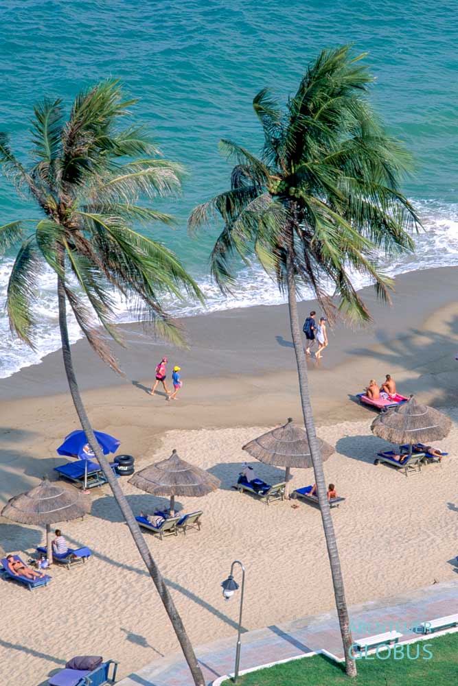 Strand und Promenade in Nha Trang