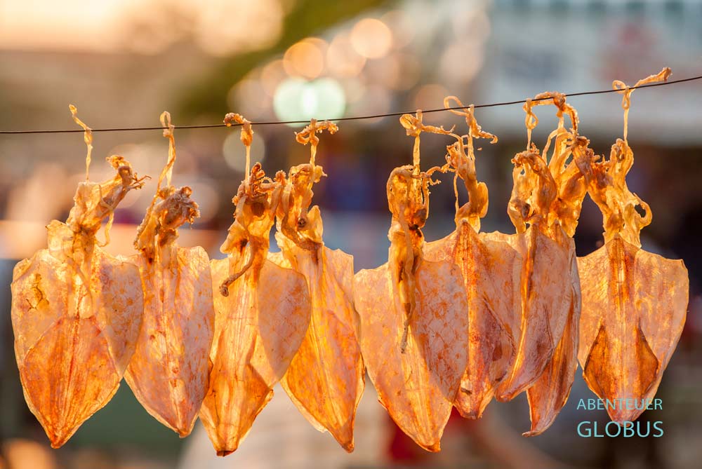 Phuket Town: Speisen auf dem Lard Yai Sunday Night Market in der Thalang Road