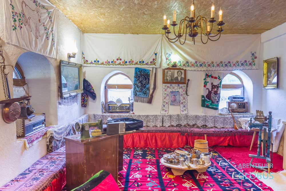 Traditionelles Zimmer im Eko Katun Rosi (Ethno Katun ROSSI) in Vusanje