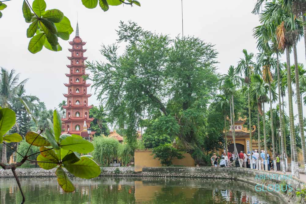 Attraktion in Hanoi Tran Quoc Pagode auf einer Halbinsel am Westsee Ho Tay