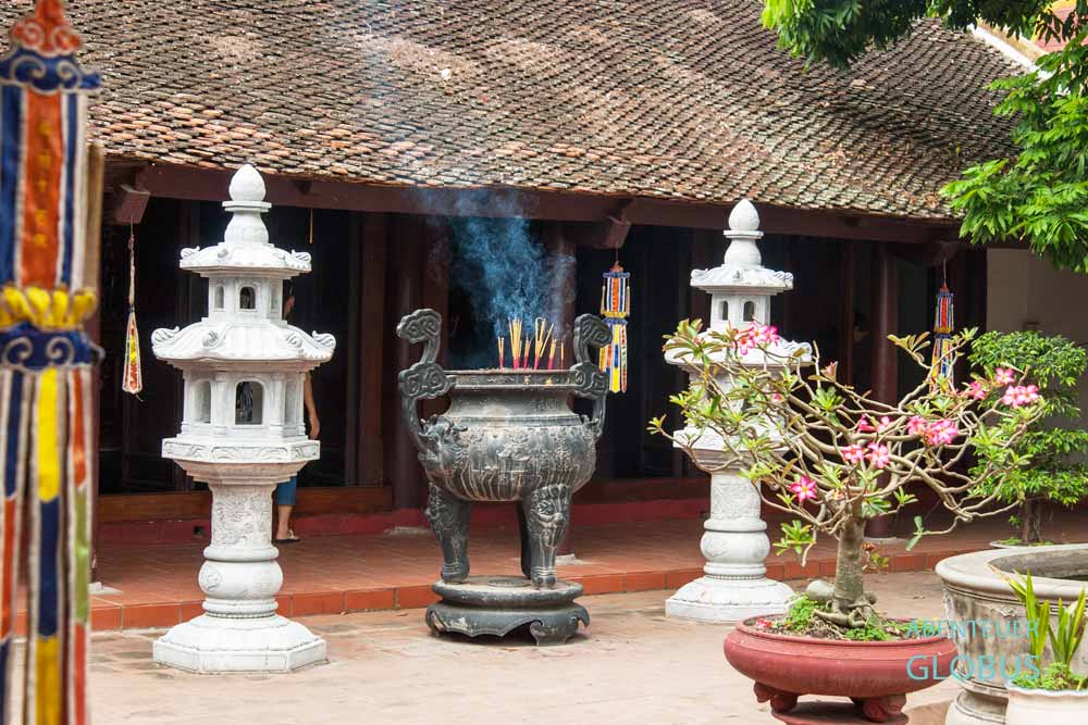 Tran Quoc Pagode mit Haupttempel in Hanoi