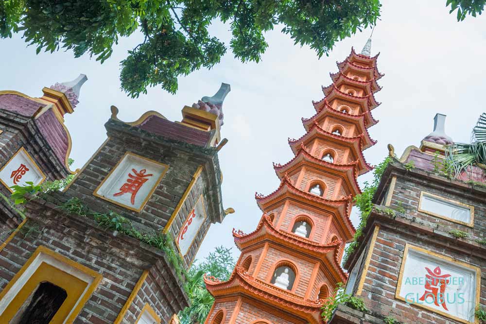 Sehenswürdigkeit in Hanoi: Chua Tran Quoc Pagode am Westsee
