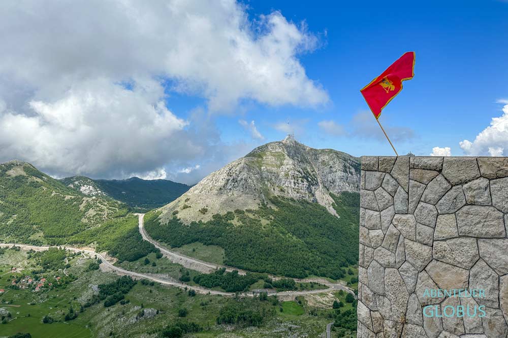 Nationalpark Lovcen: Blick vom Berg Jezerski Vrh auf den Berg Lovcen