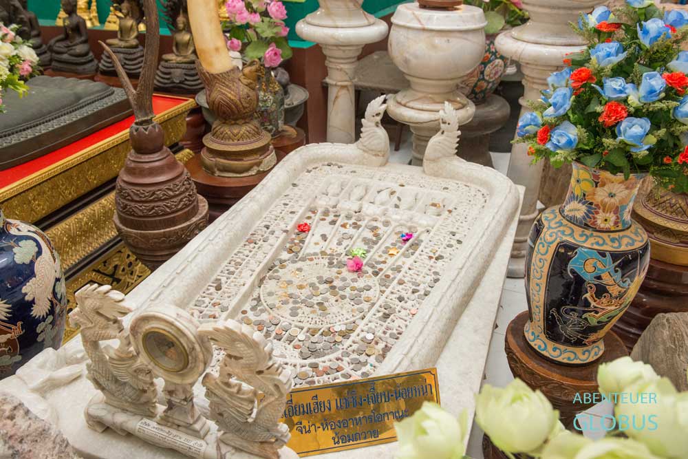 Fußabdruck Buddhas im Tempel Wat Khao Sukim