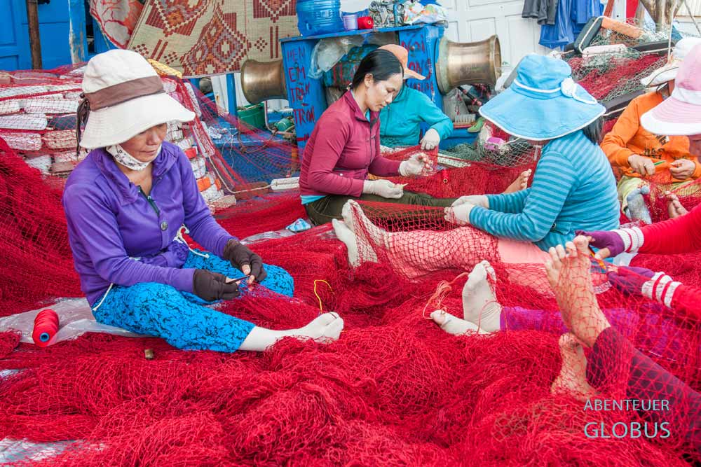 My Tho, Insel Tan Long: Frauen reparieren Fischernetze