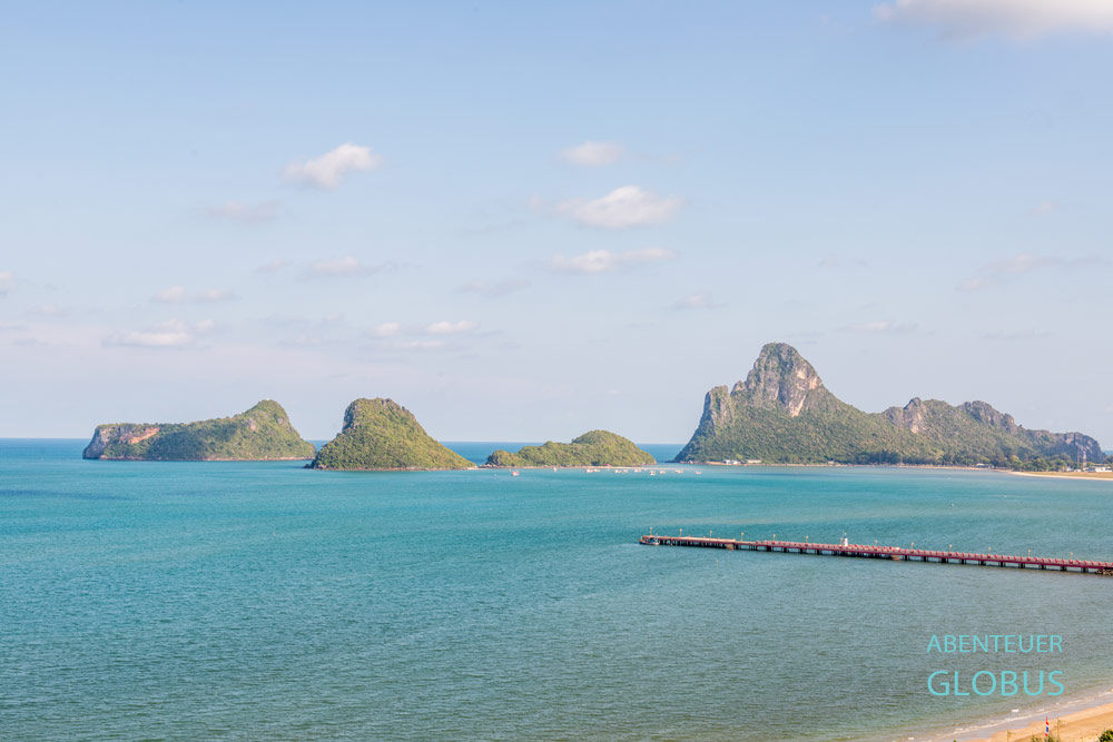 Prachuap Khiri Khan: Saranwithi Pier, vorgelagerte Inseln und Berg Khao Lom Muak