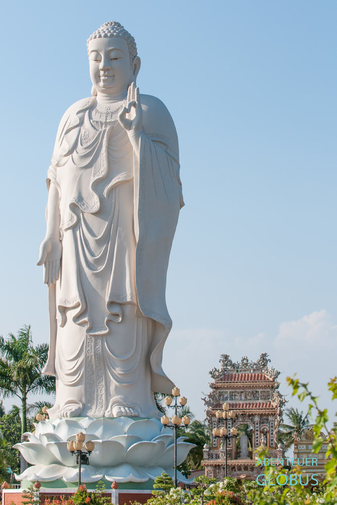 My Tho: Buddha-Statue in der Vinh Trang Pagode