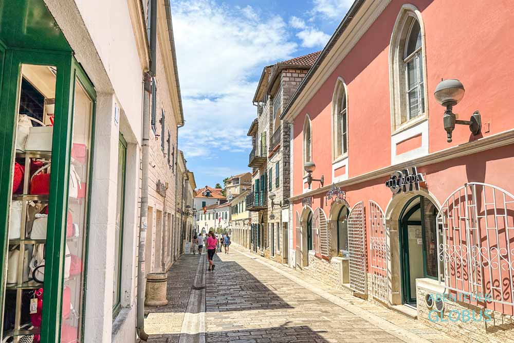 Gasse in der Altstadt von Herceg Novi