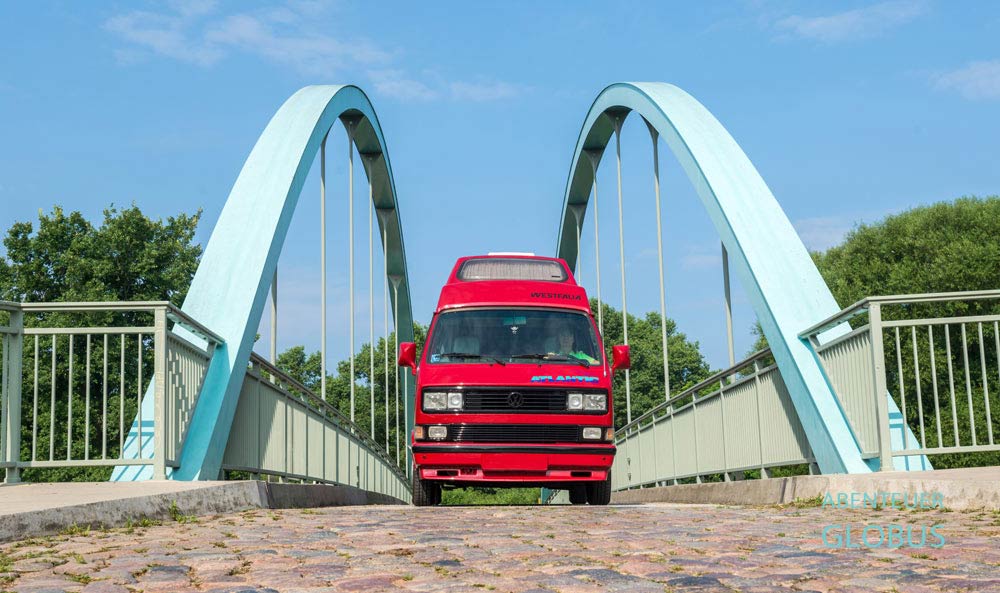 Brücke vom Campingplatz Stolzenhagen über die Hohensaaten-Friedrichsthal-Wassestraße zum Nationalpark Unteres Odertal