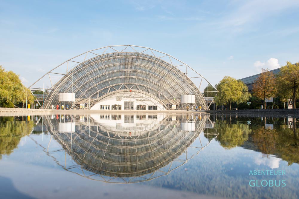 Leipziger Messe: Glashalle vom Architekturbüro Gerkan, Marg und Partner