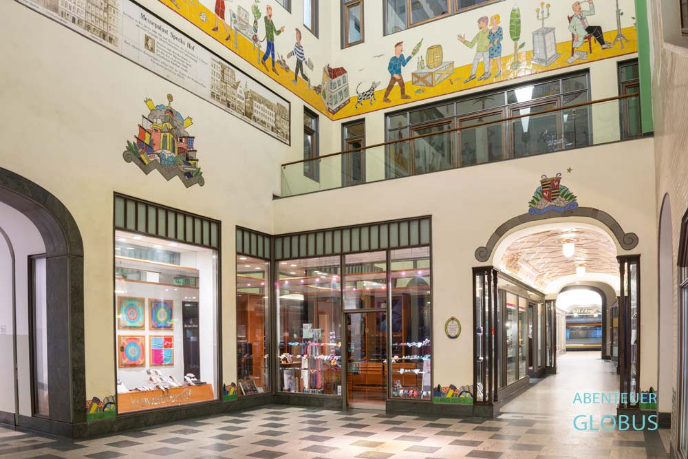 Leipzig: farbig gestaltete Specks Hof Passage
