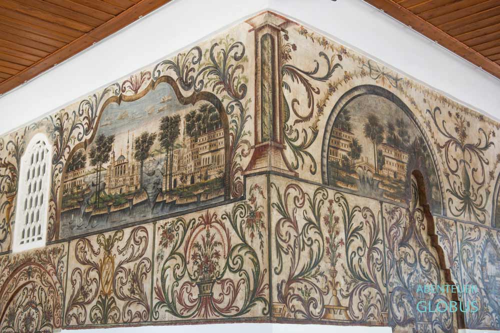 Et’hem Bey Moschee in Tirana: Wandmalereien in der Vorhalle