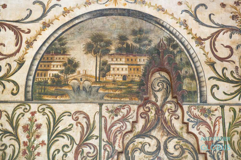 Et’hem Bey Moschee in Tirana: Wandmalereien in der Vorhalle