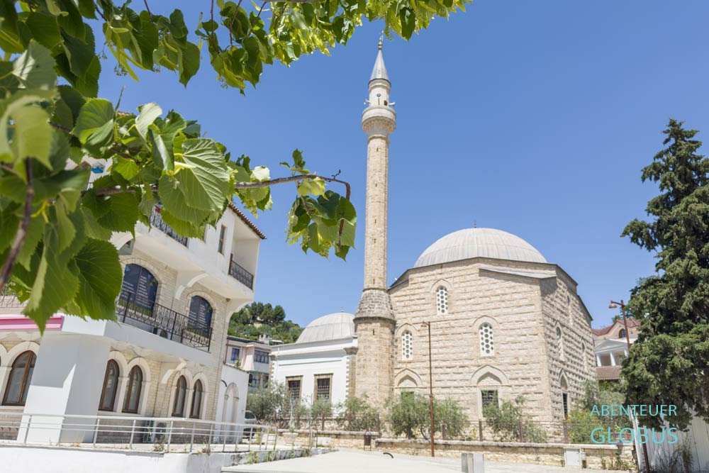 Berat: Bleimoschee (auch Xhamia e Izgurliut) auf dem Hauptplatz Iljaz Vrioni