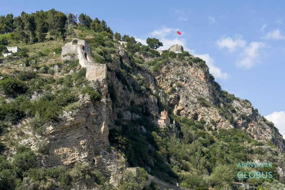 Berat: Burg (Kalaja) mit Teil der Festungsmauer, Kirche St. Michael und Bastion (Aussichtspunkt)