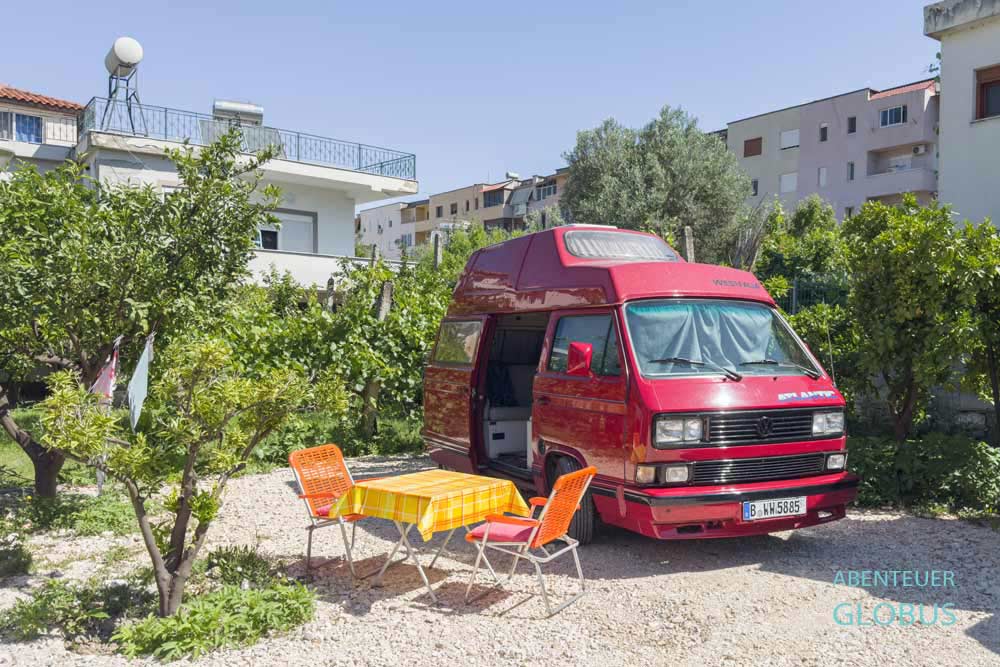 Berat: unser Stellplatz auf dem Campingplatz Camping Riverside